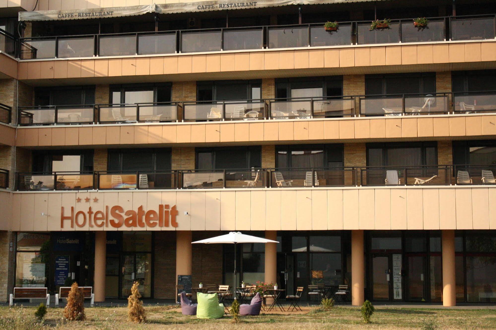 Hotel Satelit Piest'any Exterior foto